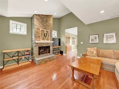5450 Buffalo Ave, Sherman Oaks, CA 91401