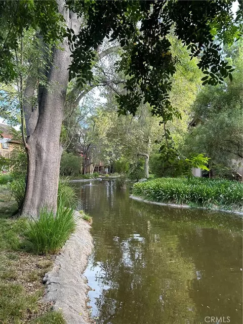7050 Shoup Ave #208, Canoga Park, CA 91303