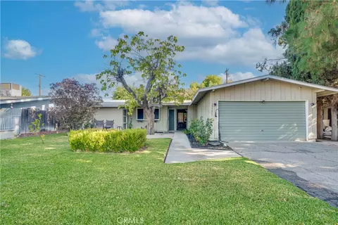 17751 Stagg St, Reseda, CA 91335