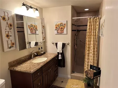 Bath - 2752 Wanda Ave, Simi Valley, CA 93065 photo 1 of 5