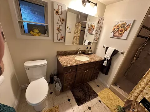 Bath - 2752 Wanda Ave, Simi Valley, CA 93065 photo 2 of 5