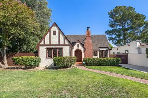 11155 Hortense St, Toluca Lake, CA 91602