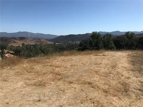28300 Balkins Dr, Agoura Hills, CA 91301