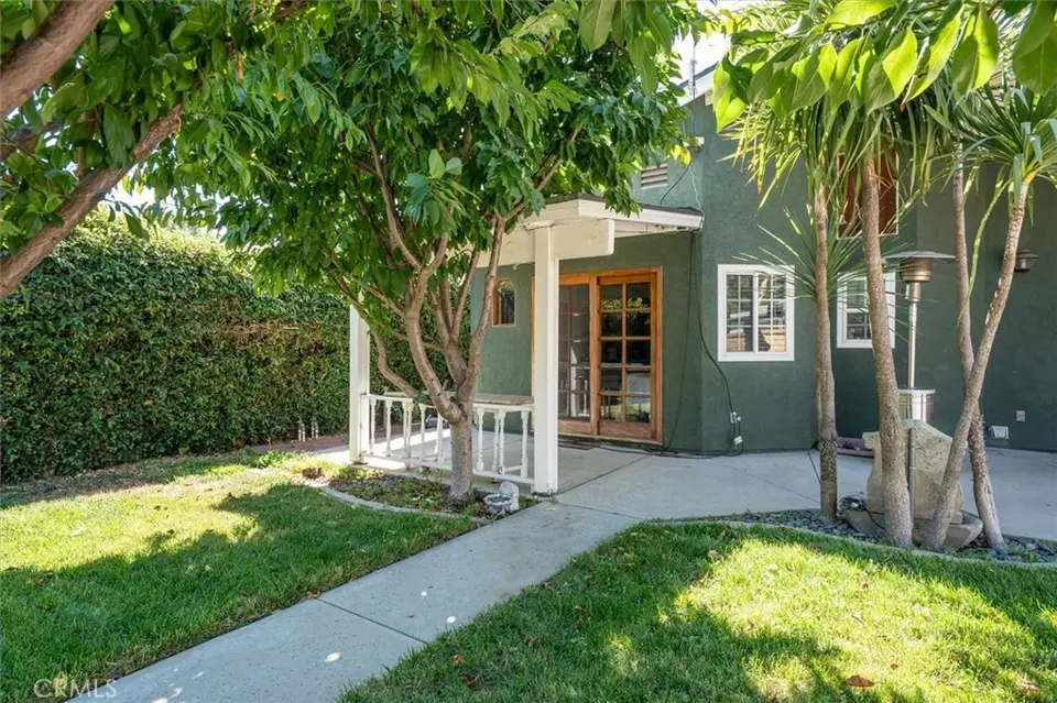 Exterior - 25112 De Wolfe Rd, Newhall, CA 91321 photo 4 of 12
