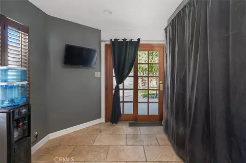 Entry Way - 25112 De Wolfe Rd, Newhall, CA 91321 photo 1 of 1