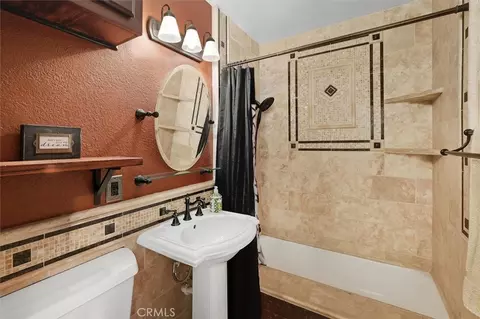 Bath - 25112 De Wolfe Rd, Newhall, CA 91321 photo 1 of 2