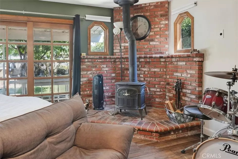 Other - 25112 De Wolfe Rd, Newhall, CA 91321 photo 7 of 8