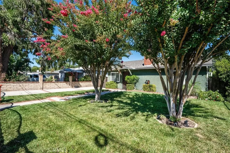 Exterior - 25112 De Wolfe Rd, Newhall, CA 91321 photo 3 of 12