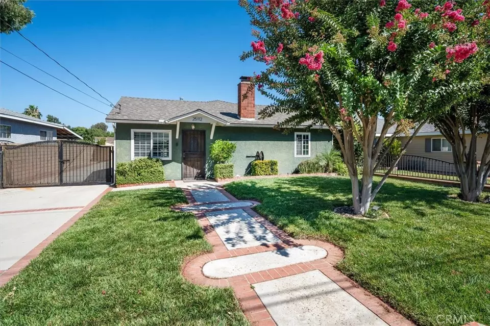 Exterior - 25112 De Wolfe Rd, Newhall, CA 91321 photo 2 of 12