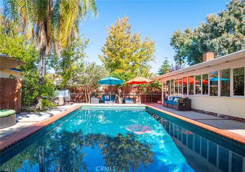 5223 Alhama Dr, Woodland Hills, CA 91364