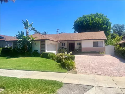 7934 W Vassar Ave, Canoga Park, CA 91304