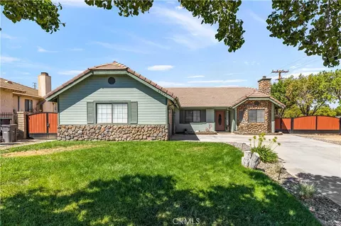 41747 Crispi Ln, Quartz Hill, CA 93536