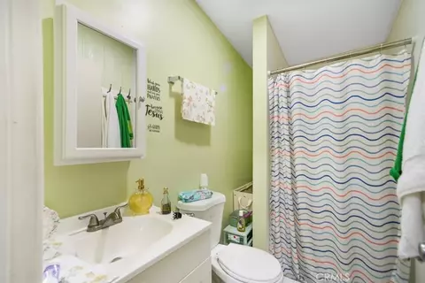 Bath - 37913 53rd St E, Palmdale, CA 93552 photo 2 of 5
