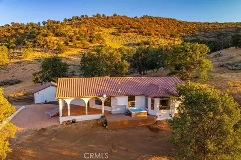 23001 Yodel Dr, Tehachapi, CA 93561