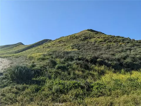 462 Waters Rd, Moorpark, CA 93021