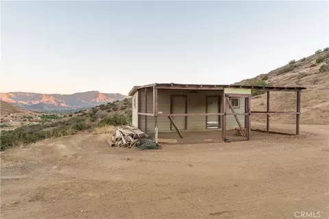 Exterior - 34625 Red Rover Mine Rd, Acton, CA 93510 photo 15 of 18