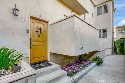 11253 Peach Grv #102, North Hollywood, CA 91601