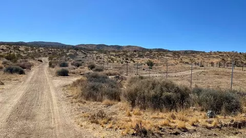 7300 E Mt Emma Rd, Palmdale, CA 93550 photo 13