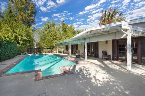 6233 Capistrano Ave, Woodland Hills, CA 91367