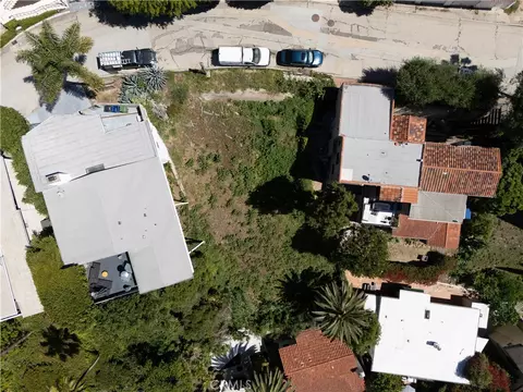 6682 Whitley Ter, Los Angeles, CA 90068