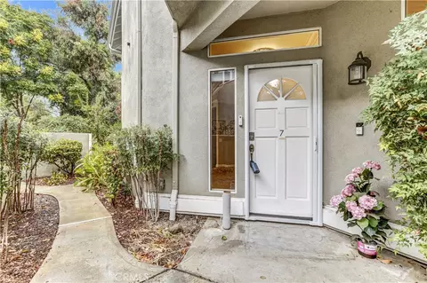 26117 Mcbean Pkwy #7, Valencia, CA 91355