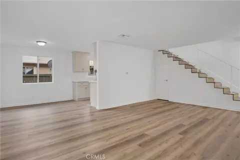 20214 Cohasset St Unit #5, Winnetka, CA 91306