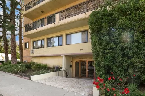 1154 S Barrington Ave #103, Los Angeles, CA 90049
