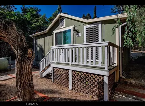 17713 Valley Trl, Lake Hughes, CA 93532