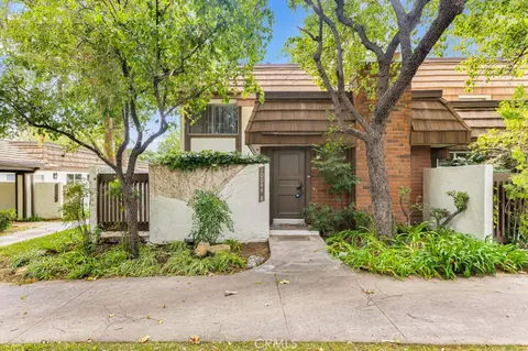 10044 Larwin Ave #8, Chatsworth, CA 91311