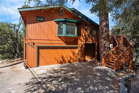 2221 Woodland Dr, Pine Mountain Club, CA 93222