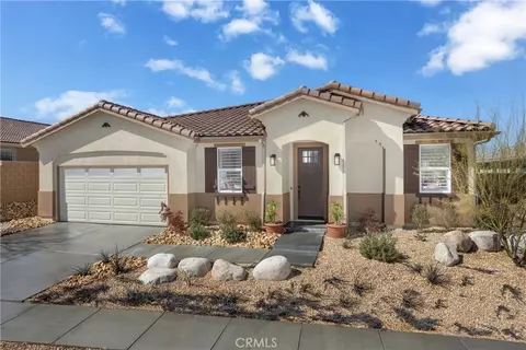 13873 Mesa View Dr, Victorville, CA 92392