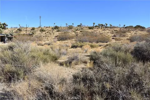 1 Indio Ave, Yucca Valley, CA 92284 photo 4