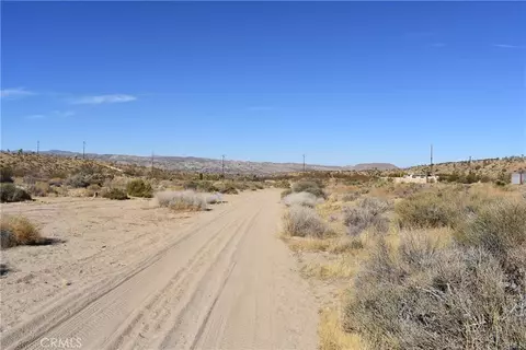 1 Indio Ave, Yucca Valley, CA 92284 photo 2