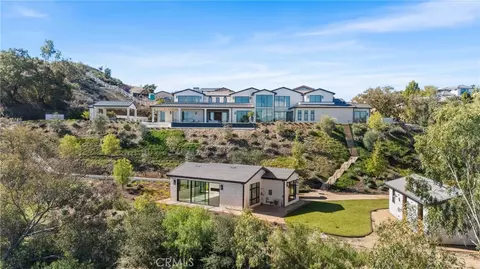 5340 Whitman Rd, Hidden Hills, CA 91302