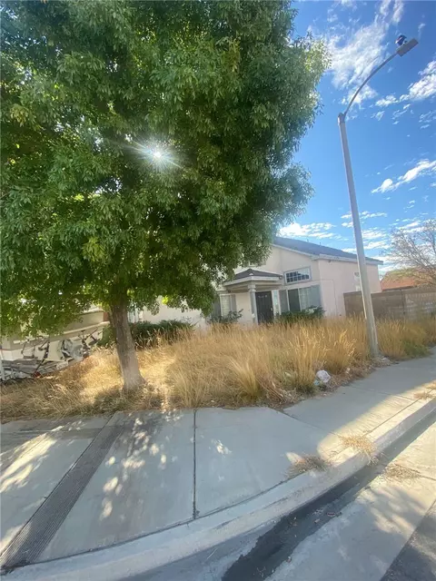 2108 Beechwood, Lancaster, CA 93535