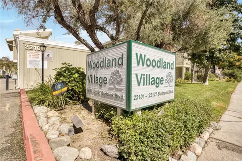 22105 Burbank #3, Woodland Hills, CA 91367