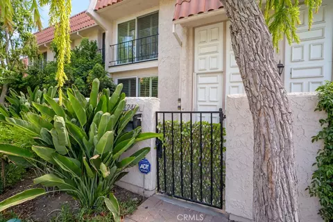 6246 Shoup Ave, Woodland Hills, CA 91367