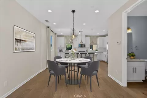 14729 Sherman Way, Van Nuys, CA 91405