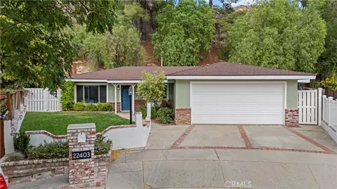 22403 Los Rogues, Saugus, CA 91350