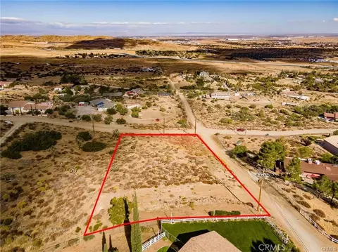 14 Camares Dr, Palmdale, CA 93551