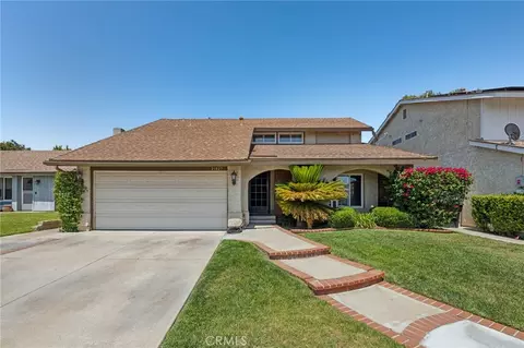 21827 Centurion Way, Saugus, CA 91350