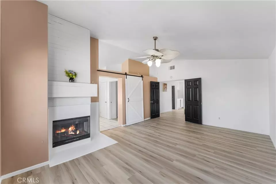 Living - 39566 Dunbar, Palmdale, CA 93551 photo 6 of 11