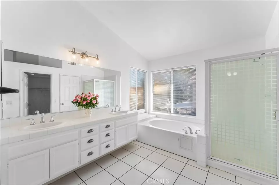Bath - 39566 Dunbar, Palmdale, CA 93551 photo 2 of 3