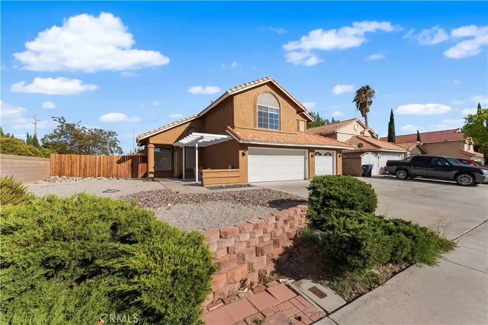 Exterior - 39566 Dunbar, Palmdale, CA 93551 photo 4 of 4