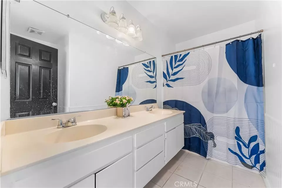 Bath - 39566 Dunbar, Palmdale, CA 93551 photo 3 of 3