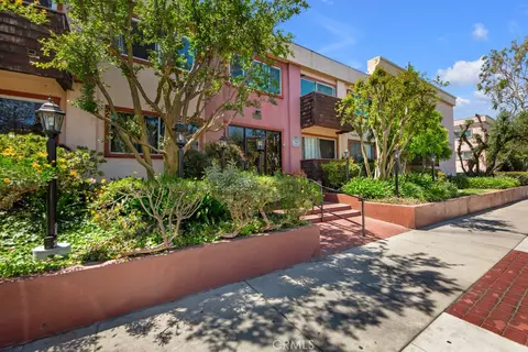 5349 Newcastle Ave #42, Encino, CA 91316