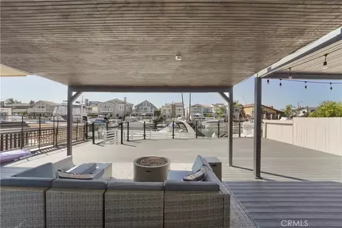 Exterior - 2431 Victoria Ave, Oxnard, CA 93035 photo 3 of 4