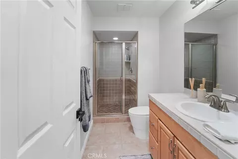 Bath - 2431 Victoria Ave, Oxnard, CA 93035 photo 4 of 4