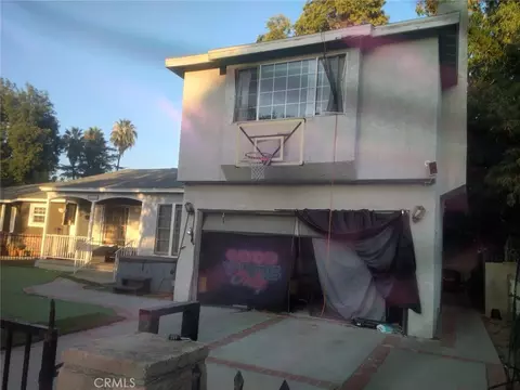7732 Garden Grv, Reseda, CA 91335