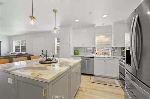 21711 Doss Pl, Saugus, CA 91350